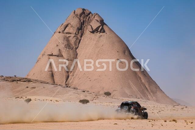386 الهيلي منصور (أرمينيا)، أور مايكل (بريطانيا)، فريق بي إتش سبورت، فريق أبوظبي للسباقات، فئة المركبات الخفيفة النموذجية - T3، خلال المرحلة الرابعة من رالي داكار 2021 بين وادي الدواسر والرياض، في المملكة العربية السعودية بتاريخ 6 يناير 2021 - صورة فلورنت غودن / DPPI / LM