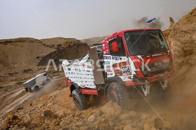 Buraydah, Saudi Arabia. 07th Jan, 2021. #508 Sugawara Teruhito (jpn), Somemiya Hirokazu (jpn), Mochizuki Yuji (jpn), Hino, Hino Team Sugawara, Camion, Truck, action during the 5th stage of the Dakar 2021 between Riyadh and Al Qaisumah, in Saudi Arabia on January 7, 2021 - Photo Eric Vargiolu/DPPI/LM Credit: Gruppo Editoriale LiveMedia/Alamy Live News Buraydah, Saudi Arabia. 07th Jan, 2021. #508 Sugawara Teruhito (jpn), Somemiya Hirokazu (jpn), Mochizuki Yuji (jpn), Hino, Hino Team Sugawara, Camion, Truck, action during the 5th stage of the Dakar 2021 between Riyadh and Al Qaisumah, in Saudi Arabia on January 7, 2021 - Photo Eric Vargiolu/DPPI/LM Credit: Gruppo Editoriale LiveMedia/Alamy Live News
