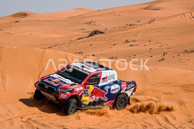 Ha'il, Saudi Arabia. 8th Jan 2021. #301 Al-Attiyah Nasser (qat), Baumel Matthieu (fra), Toyota, Toyota Gazoo Racing, Auto, action during the 6th stage of the Dakar 2021 between Al Qaisumah and Ha'il, in Saudi Arabia on January 8, 2021 - Photo Eric Vargiolu/DPPI/LM Credit: Gruppo Editoriale LiveMedia/Alamy Live News