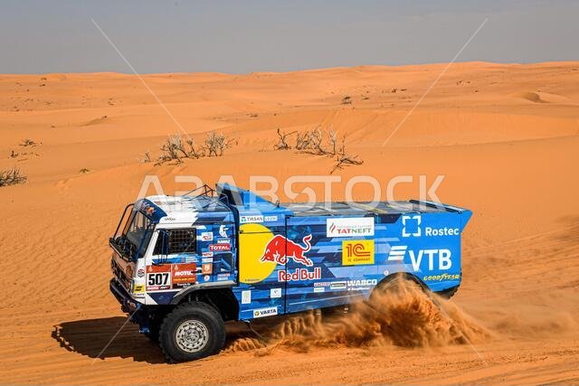 Ha'il, Saudi Arabia. 8th Jan 2021. #507 Sotnikov Dmitry (rus), Akhmadeev Ruslan (rus), Akhmatzianov Ilgiz (rus), Kamaz, Kamaz - Master, Camion, Truck, action during the 6th stage of the Dakar 2021 between Al Qaisumah and Ha'il, in Saudi Arabia on January 8, 2021 - Photo Eric Vargiolu/DPPI/LM Credit: Gruppo Editoriale LiveMedia/Alamy Live News Ha'il, Saudi Arabia. 8th Jan 2021. #507 Sotnikov Dmitry (rus), Akhmadeev Ruslan (rus), Akhmatzianov Ilgiz (rus), Kamaz, Kamaz - Master, Camion, Truck, action during the 6th stage of the Dakar 2021 between Al Qaisumah and Ha'il, in Saudi Arabia on January 8, 2021 - Photo Eric Vargiolu/DPPI/LM Credit: Gruppo Editoriale LiveMedia/Alamy Live News