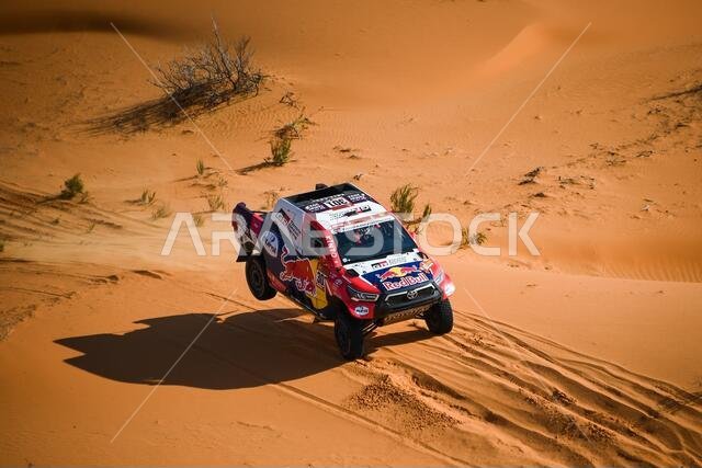 Ha'il, Saudi Arabia. 8th Jan 2021. 301 Al-Attiyah Nasser (qat), Baumel Matthieu (fra), Toyota, Toyota Gazoo Racing, Auto, action during the 6th stage of the Dakar 2021 between Al Qaisumah and Ha'il, in Saudi Arabia on January 8, 2021 - Photo DPPI/LM Credit: Gruppo Editoriale LiveMedia/Alamy Live News