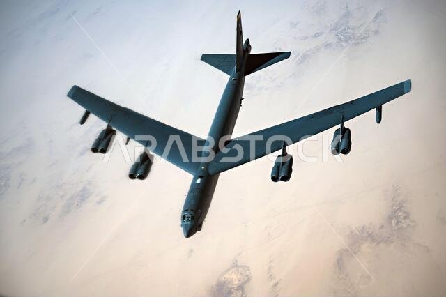 Saudi Arabia, Saudi Arabia. 07th Jan, 2021. A U.S. Air Force B-52 Stratofortress strategic bomber flies over Saudi airspace January 7, 2021 in Saudi Arabia. The bomber and escort is a show of force mission as a message to Iran. Credit: Planetpix/Alamy Live News Saudi Arabia, Saudi Arabia. 07th Jan, 2021. A U.S. Air Force B-52 Stratofortress strategic bomber flies over Saudi airspace January 7, 2021 in Saudi Arabia. The bomber and escort is a show of force mission as a message to Iran. Credit: Planetpix/Alamy Live News