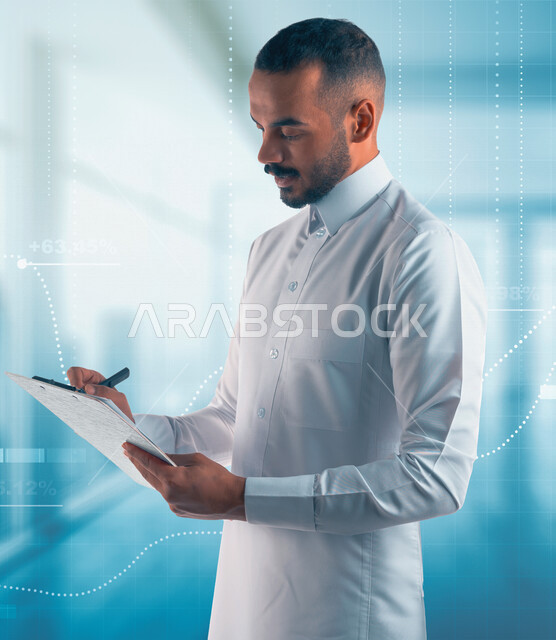 رجل عربي خليجي سعودي يقوم بتدوين الملاحظات على الورق ، التخطيط للعمل ، توقيع عقد عمل ، تدوين نتائج الاجتماع ، اعداد تقارير ومهام العمل ، دراسة جدوى الاعمال