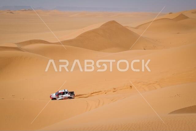 Wadi Al Dawasir, Saudi Arabia. 05th Jan, 2021. 346 Aljafla Khalid (are), Mirza Ali (are), Toyota, Sarab Racing, Auto, action during the 3rd stage of the Dakar 2021 between Wadi Al Dawasir and Wadi Al Dawasir, in Saudi Arabia on January 5, 2021 - Photo Florent Gooden/DPPI/LM Credit: Gruppo Editoriale LiveMedia/Alamy Live News