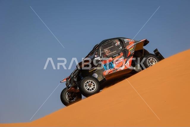 Wadi Al Dawasir, Saudi Arabia. 05th Jan, 2021. 392 Pinchedez Philippe (fra), Ferri Vincent (fra), Pinch Racing, Pinch Racing, Light Weight Vehicles Prototype - T3, action during the 3rd stage of the Dakar 2021 between Wadi Al Dawasir and Wadi Al Dawasir, in Saudi Arabia on January 5, 2021 - Photo Florent Gooden/DPPI/LM Credit: Gruppo Editoriale LiveMedia/Alamy Live News