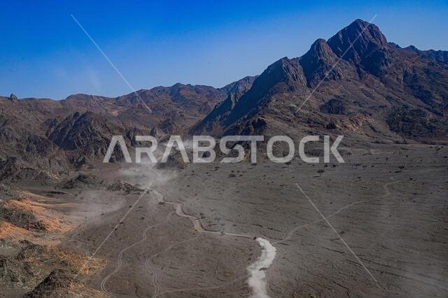 Neom, Saudi Arabia. 12th Jan, 2021. #322 Chabot Ronan (fra), Pillot Gilles (fra), Toyota, Overdrive Toyota, Auto, action during the 9th stage of the Dakar 2021 between Neom and Neom, in Saudi Arabia on January 12, 2021 - Photo Eric Vargiolu/DPPI/LM Credit: Gruppo Editoriale LiveMedia/Alamy Live News