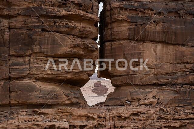Al Ula, Saudi Arabia. 13th Jan, 2021. Illustration, landscape, bike during the 10th stage of the Dakar 2021 between Neom and Al-Ê¿Ula, in Saudi Arabia on January 13, 2021 - Photo Eric Vargiolu/DPPI/LM Credit: Gruppo Editoriale LiveMedia/Alamy Live News
