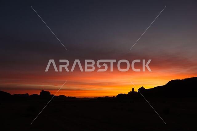 Al Ula, Saudi Arabia. 13th Jan, 2021. sunrise, lever de soleil, landscape, paysage during the 10th stage of the Dakar 2021 between Neom and Al-Ula, in Saudi Arabia on January 13, 2021 - Photo Antonin Vincent/DPPI/LM Credit: Gruppo Editoriale LiveMedia/Alamy Live News