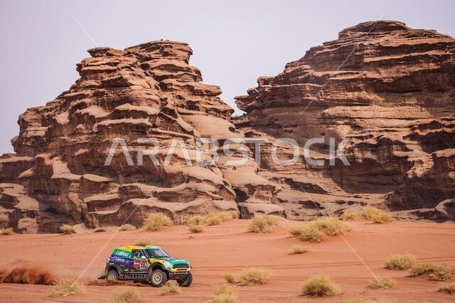 Al Ula, Saudi Arabia. 13th Jan, 2021. 335 Spinelli Guilherme (bra), Haddad Youssef (bra), Mini, X-Raid Mini JCW Rally Team, Auto, action during the 10th stage of the Dakar 2021 between Neom and Al-Ula, in Saudi Arabia on January 13, 2021 - Photo Antonin Vincent/DPPI/LM Credit: Gruppo Editoriale LiveMedia/Alamy Live News Al Ula, Saudi Arabia. 13th Jan, 2021. 335 Spinelli Guilherme (bra), Haddad Youssef (bra), Mini, X-Raid Mini JCW Rally Team, Auto, action during the 10th stage of the Dakar 2021 between Neom and Al-Ula, in Saudi Arabia on January 13, 2021 - Photo Antonin Vincent/DPPI/LM Credit: Gruppo Editoriale LiveMedia/Alamy Live News