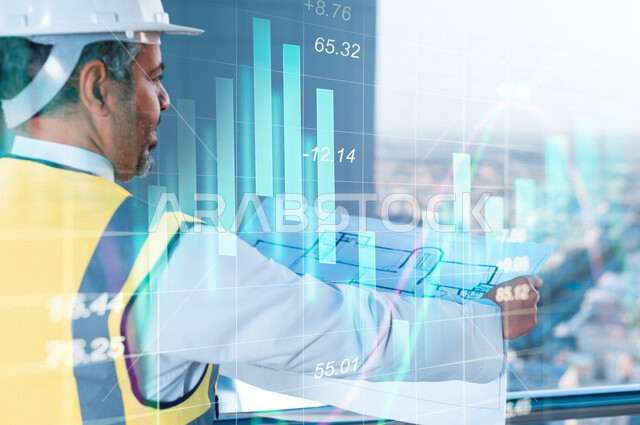 مهندس معماري عربي خليجي سعودي يرتدي قبعة وسترة الوقاية الخاصة بالعمل ، يحمل بيده مخطط البناء ، متابعة المشروع وتدقيق العمل ، الاشراف والرقابة على المشاريع الهندسية ، الهندسة المعمارية ، خلفية رسوم بيانية بتقنية الهولوجرام  ثلاثية الأبعاد