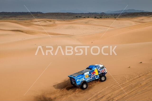 Yanbu, Saudi Arabia. 14th Jan 2021. 509 Mardeev Airat (rus), Svistunov Dmitriy (rus), Galiautdinov Akhmet (rus), Kamaz, Kamaz - Master, Camion, Truck, action during the 11th stage of the Dakar 2021 between Al-aUla and Yanbu, in Saudi Arabia on January 14, 2021 - Photo Florent Gooden / DPPI / LM Credit: Gruppo Editoriale LiveMedia/Alamy Live News
