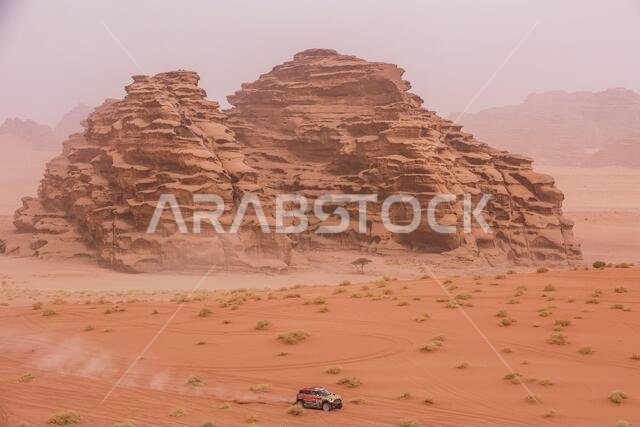العلا، المملكة العربية السعودية. ١٣ يناير ٢٠٢١. خوروشافسيف فيكتور (روسي)، نيكولايف أنطون (روسي)، ميني، فريق إكس-ريد ميني جيه سي دبليو للراليات، سيارة، خلال المرحلة العاشرة من رالي داكار ٢٠٢١ بين نيوم والعلا، في المملكة العربية السعودية بتاريخ ١٣ يناير ٢٠٢١ - صورة أنتونين فينسنت/DPPI/LM. حقوق الصورة: Gruppo Editoriale LiveMedia/Alamy Live News