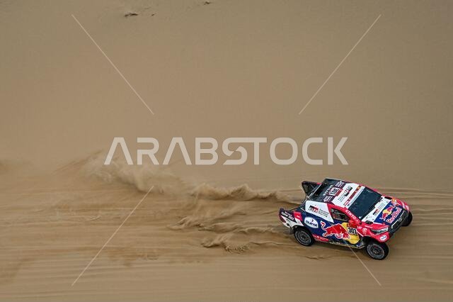 Yanbu, Saudi Arabia. 14th Jan 2021. #301 Al-Attiyah Nasser (qat), Baumel Matthieu (fra), Toyota, Toyota Gazoo Racing, Auto, action during the 11th stage of the Dakar 2021 between Al-aUla and Yanbu, in Saudi Arabia on January 14, 2021 - Photo Eric Vargiolu / DPPI / LM Credit: Gruppo Editoriale LiveMedia/Alamy Live News