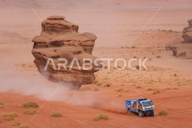 العلا، المملكة العربية السعودية. ١٣ يناير ٢٠٢١. ٥٠٩ مارديف أيرات (روسي)، سفيستونوف ديمتري (روسي)، غاليوتدينوف أحمد (روسي)، كاماز، كاماز - ماستر، شاحنة، خلال المرحلة العاشرة من رالي داكار ٢٠٢١ بين نيوم والعلا، في المملكة العربية السعودية في ١٣ يناير ٢٠٢١ - صورة أنتونين فينسنت/DPPI/LM. حقوق الصورة: Gruppo Editoriale LiveMedia/Alamy Live News