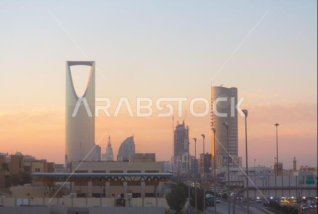 الرياض - ٢٢ أغسطس: برج المملكة في ٢٢ أغسطس ٢٠١٦ في الرياض، المملكة العربية السعودية. برج المملكة هو مركز أعمال ومؤتمرات، ومركز تسوق، وواحد