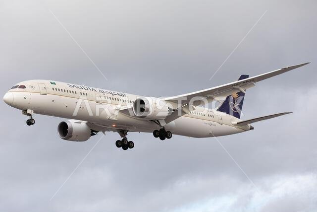 A Saudi Arabian Airlines Boeing 787 lands at London Heathrow Airport on 28th October 2020 (Credit: Robert Smith | MI News)