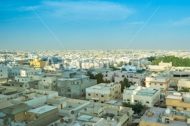منظر جوي لمدينة الرياض يظهر المباني وأفقها في وسط مدينة الرياض، المملكة العربية السعودية
