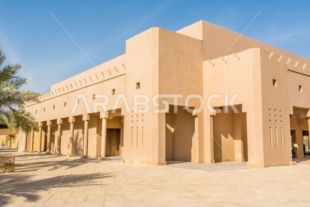 المباني التاريخية في قلعة الدريحة الطينية، والمعروفة أيضًا باسم الدريحة والدريحة، وهي بلدة في الرياض بالمملكة العربية السعودية، الموطن الأصلي للعائلة المالكة السعودية.