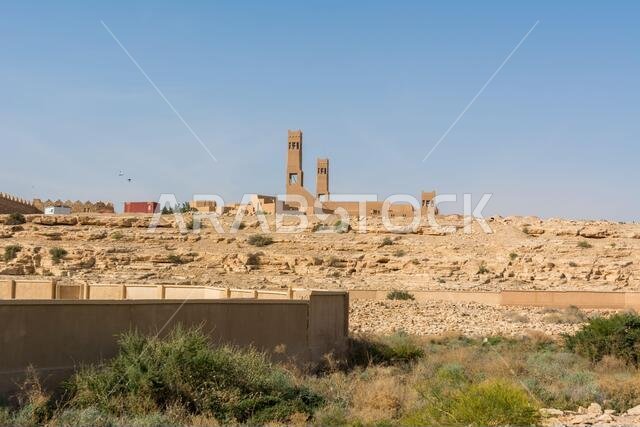 المباني التاريخية في قلعة الدريحة الطينية، والمعروفة أيضًا باسم الدريحة والدريحة، وهي بلدة في الرياض بالمملكة العربية السعودية، الموطن الأصلي للعائلة المالكة السعودية.