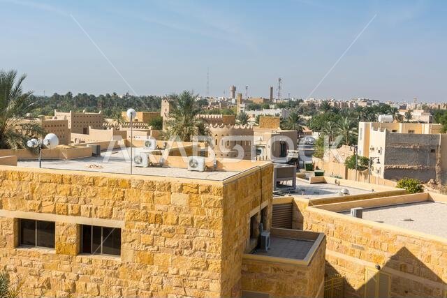 المباني التاريخية في قلعة الدريحة الطينية، المعروفة أيضاً باسم الدريحة والدريحة، وهي مدينة في الرياض بالمملكة العربية السعودية، الموطن الأصلي للعائلة المالكة السعودية. المباني التاريخية في قلعة الدريحة الطينية، المعروفة أيضاً باسم الدريحة والدريحة، وهي مدينة في الرياض بالمملكة العربية السعودية، الموطن الأصلي للعائلة المالكة السعودية.