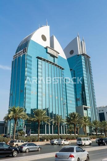 مبنى بنك الإنماء التوأم الذي يحمل رمز السمكة، أحد معالم الرياض، المملكة العربية السعودية