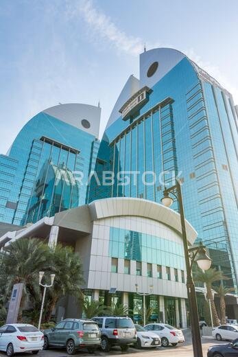 مبنى بنك الإنماء التوأم الذي يحمل رمز السمكة، أحد معالم الرياض، المملكة العربية السعودية