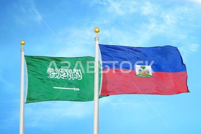 المملكة العربية السعودية وهايتي، علمان على ساريتين وسماء زرقاء ملبدة بالغيوم
