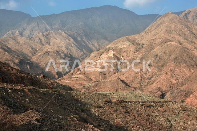طبيعة جبال الحجاز بالقرب من مدينة الطائف في منطقة مكة المكرمة بالمملكة العربية السعودية
