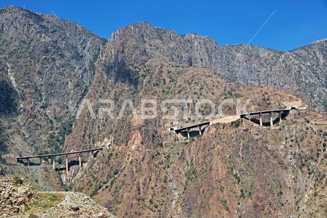 طبيعة جبال الحجاز بالقرب من مدينة الطائف في منطقة مكة المكرمة بالمملكة العربية السعودية