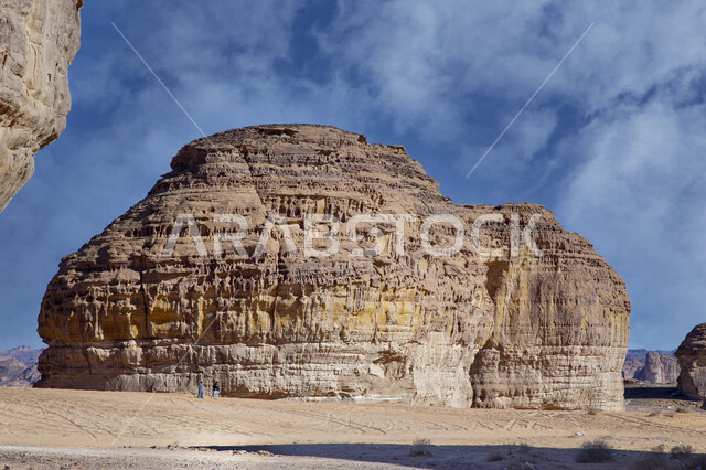 التكوينات والتشكيلات الصخرية الطبيعية في مدينة العلا بالمملكة العربية السعودية، المعالم التاريخية الأثرية السياحية، جمال الطبيعة الصحراوية، الجبال الصخرية في محافظة العلا، السياحة في السعودية