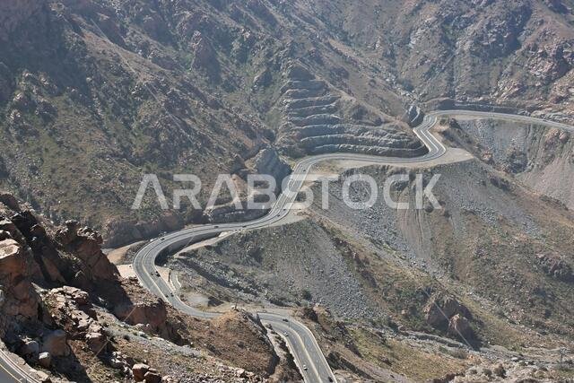طريق جبال الحجاز بالقرب من مدينة الطائف في منطقة مكة المكرمة بالمملكة العربية السعودية