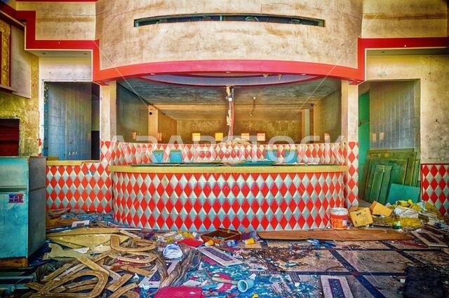 مجموعة صور مطعم في حالة تراجع بتقنية HDR