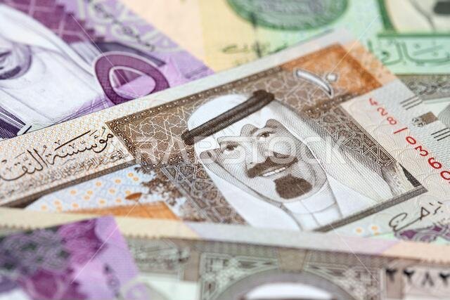 مجموعة من الأوراق النقدية من فئة الريال السعودي