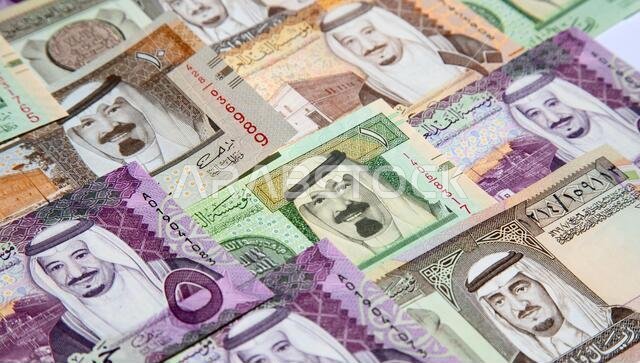 مجموعة من الأوراق النقدية من فئة الريال السعودي