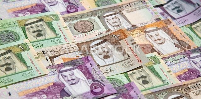 مجموعة من الأوراق النقدية من فئة الريال السعودي