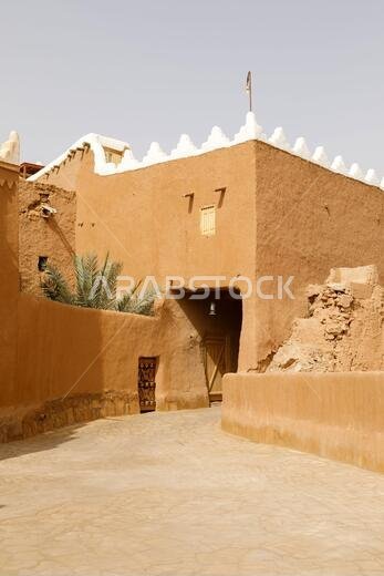 أشايجر، الرياض، المملكة العربية السعودية. قرية تقليدية مُرممة مبنية من الطوب الطيني. تُعد أشايجر إحدى القرى التراثية في المملكة العربية السعودية.