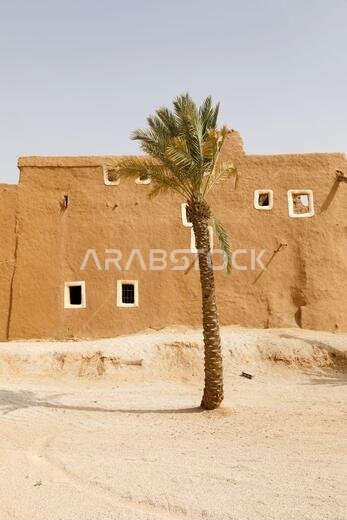 أشايجر، الرياض، المملكة العربية السعودية. قرية تقليدية مُرممة مبنية من الطوب الطيني. تُعد أشايجر إحدى القرى التراثية في المملكة العربية السعودية.