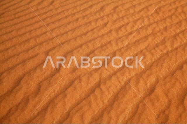 رمال حمراء "صحراء عربية" بالقرب من الرياض، المملكة العربية السعودية رمال حمراء "صحراء عربية" بالقرب من الرياض، المملكة العربية السعودية