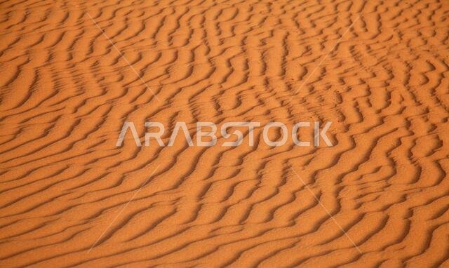 رمال حمراء "صحراء عربية" بالقرب من الرياض، المملكة العربية السعودية رمال حمراء "صحراء عربية" بالقرب من الرياض، المملكة العربية السعودية