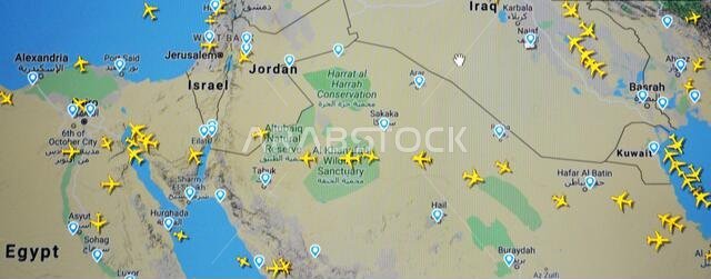 حركة الطيران فوق إسرائيل والأردن ومصر وإيران والمملكة العربية السعودية والكويت والعراق (25 يوليو 2020، الساعة 12:16 بالتوقيت العالمي المنسق)، على الإنترنت من خلال موقع Flightradar 24.