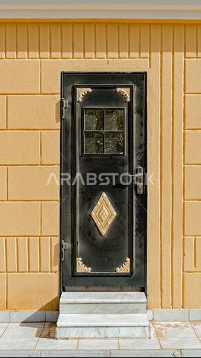 Saudi Arabian doors