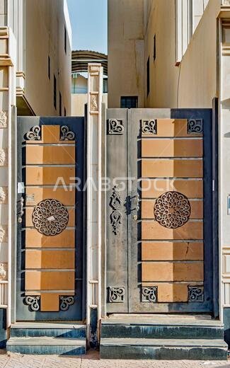 Saudi Arabian doors
