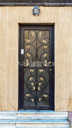 Saudi Arabian doors