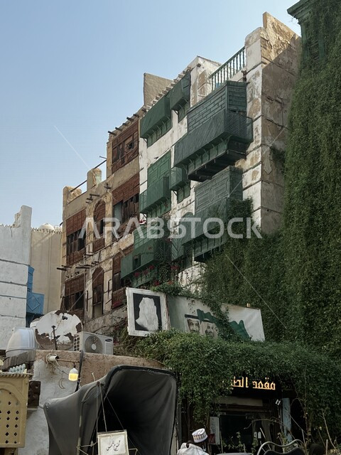 المدينة التاريخية في جدة بتصميم معماري عربي و إسلامي قديم ، أماكن سياحية تاريخية في المملكة العربية السعودية ، معالم تاريخية في جدة البلد ، مدينة جدة التاريخية ، المباني الأثرية في البلد التاريخي في مدينة جدة