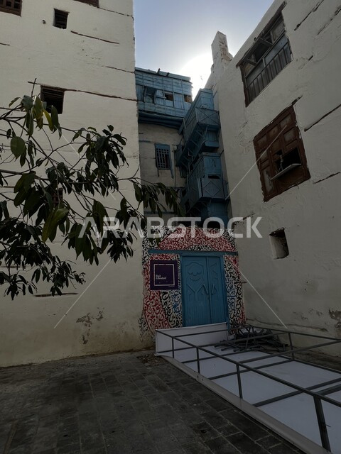 المدينة التاريخية في جدة بتصميم معماري عربي و إسلامي قديم ، أماكن سياحية تاريخية في المملكة العربية السعودية ، معالم تاريخية في جدة البلد ، مدينة جدة التاريخية ، المباني الأثرية في البلد التاريخي في مدينة جدة