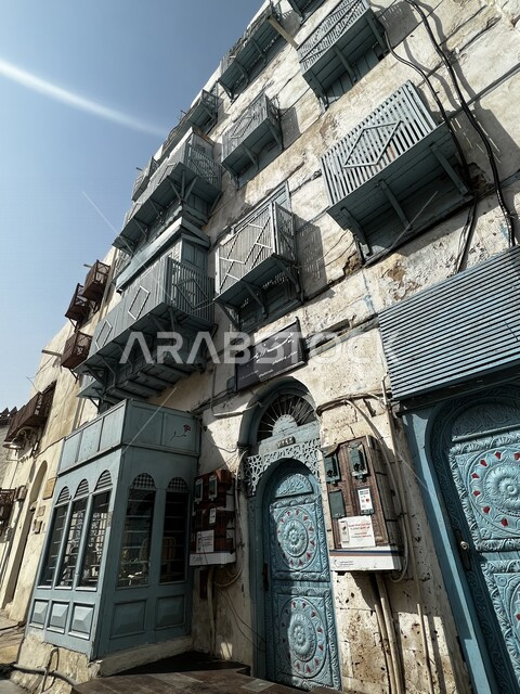 المدينة التاريخية في جدة بتصميم معماري عربي و إسلامي قديم ، أماكن سياحية تاريخية في المملكة العربية السعودية ، معالم تاريخية في جدة البلد ، مدينة جدة التاريخية ، المباني الأثرية في البلد التاريخي في مدينة جدة