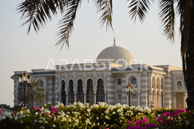 مكتبة الجامعة الأمريكية في الشارقة بدولة الإمارات العربية المتحدة ، مكتبات الشارقة ، الفن الهندسي المعماري في الإمارات ، المكتبة العامة الرقمية ، مكتبة الشارقة العامة