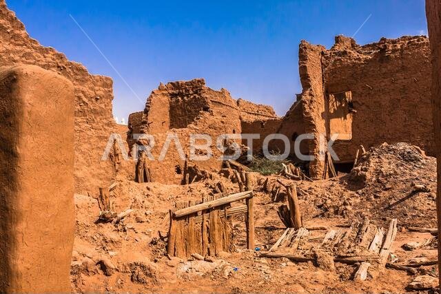 بيوت الطوب اللبن العربية التقليدية المهجورة، المجمعة، المملكة العربية السعودية