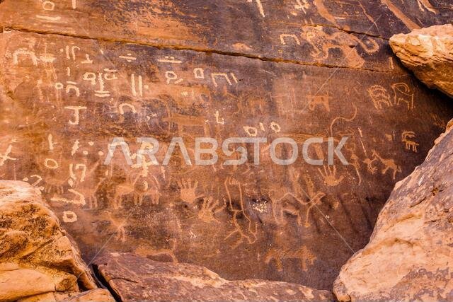 Graffiti Rock (Musayqirah Petroglyphs, Qaryat al Asba), Riyadh Province, Saudi Arabia