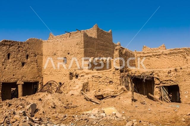 بيوت الطوب اللبن العربية التقليدية المهجورة، المجمعة، المملكة العربية السعودية بيوت الطوب اللبن العربية التقليدية المهجورة، المجمعة، المملكة العربية السعودية